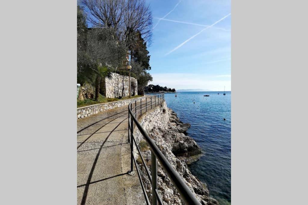 Apartment Noemi With A Direct Beach View Rabac Luaran gambar