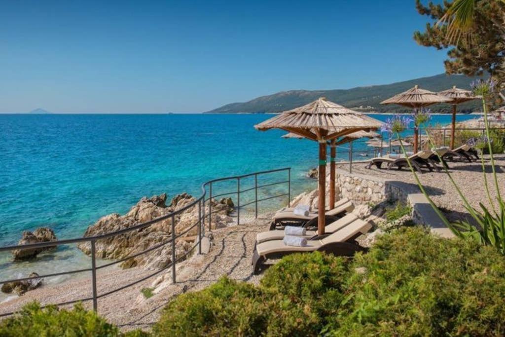 Apartment Noemi With A Direct Beach View Rabac Luaran gambar